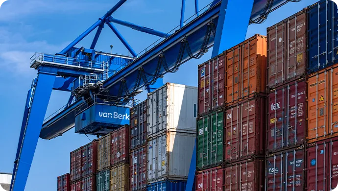 goods container tracking in transport